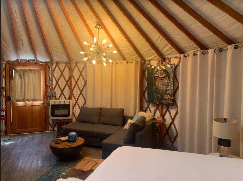 Escalante Yurts - Luxury Lodging Exterior photo