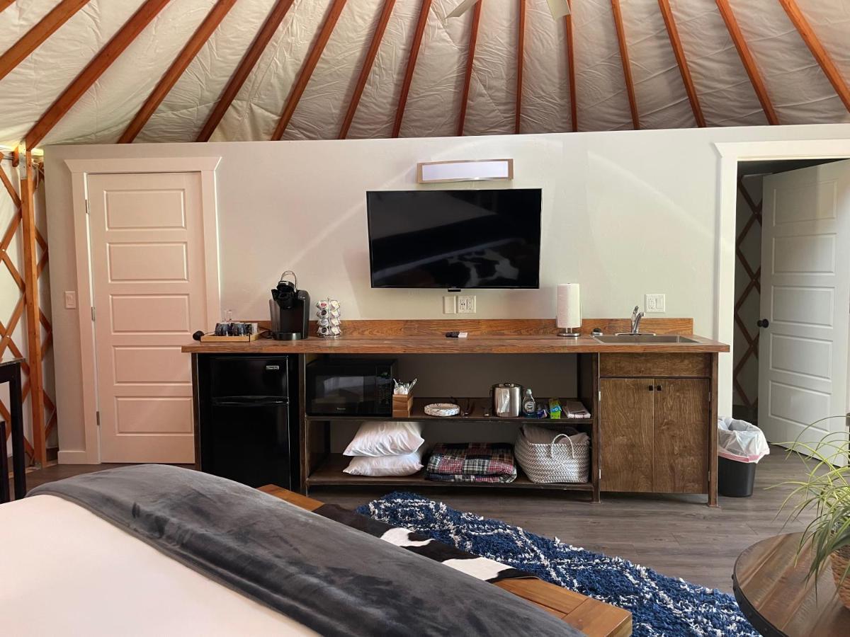 Escalante Yurts - Luxury Lodging Exterior photo