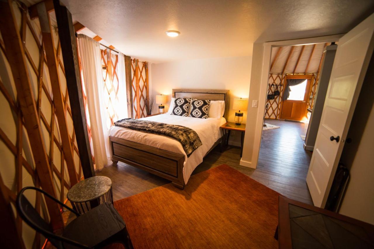 Escalante Yurts - Luxury Lodging Exterior photo